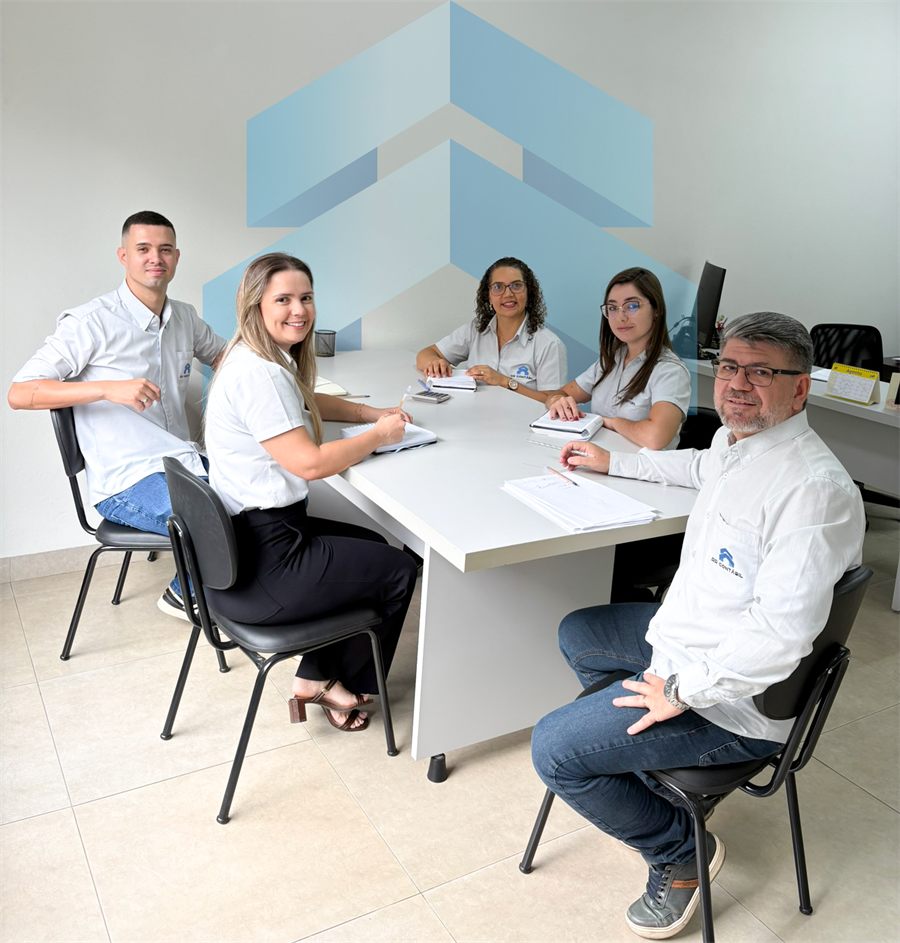 Equipe RR Contábil em atendimento